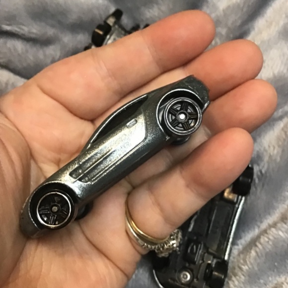 Various collectors hot wheels cars, great shape, 007, Batman - Picture 9 of 16